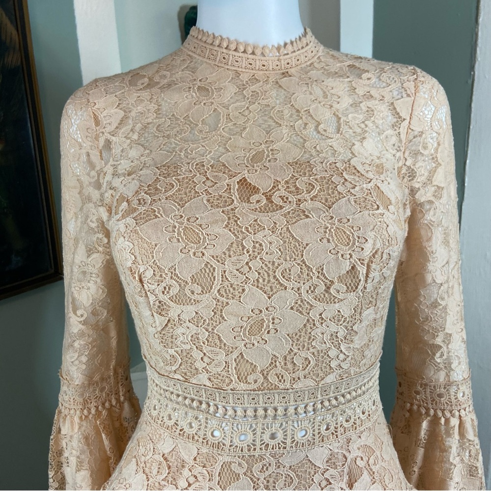 John Zack! Zack Petites Lace Bell Sleeve Mini Dress Peach Tiered XSmall XS Mod - Picture 7 of 16